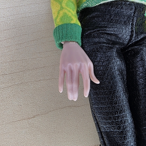 Monster High Duece Gorgon Doll 2008 - Picture 5 of 11